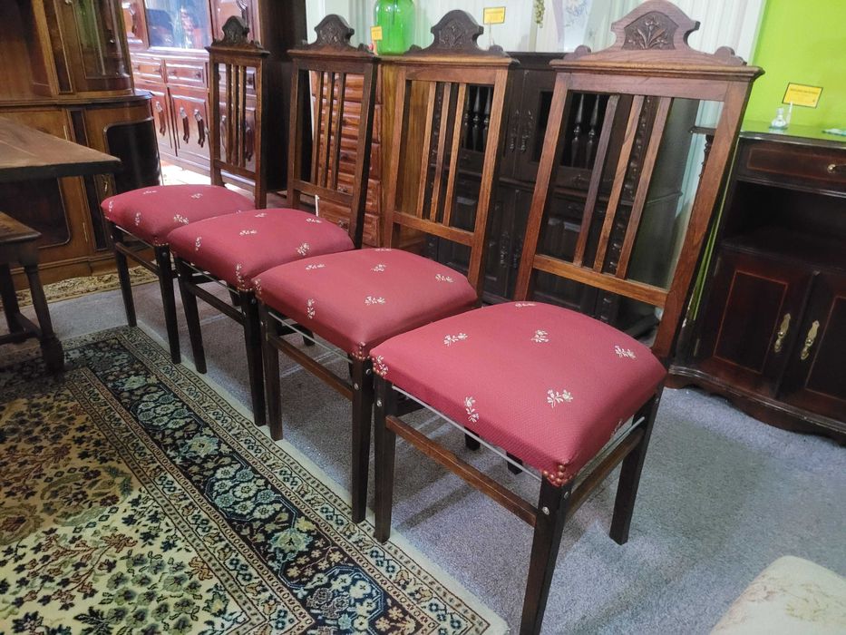 Cadeiras antigas em muito bom estado geral - Valor unitário