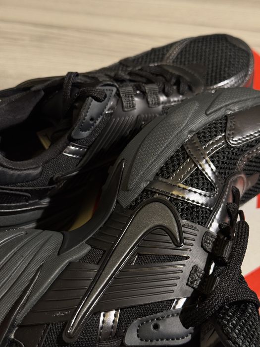 Кросівки жіночі Nike V2K Run Shoes Black FD0736-001