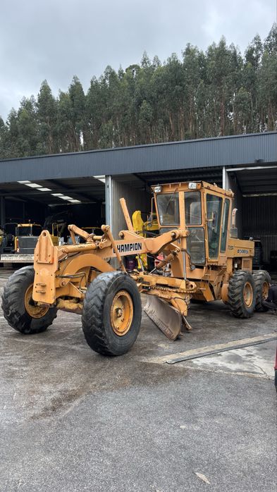 Niveladora Champion 720A