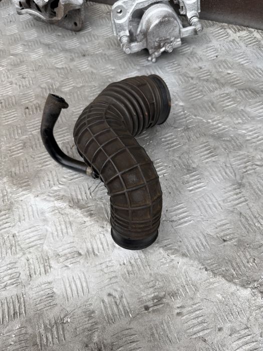 Патрубок 2.7 об  гофра Ниссан террано 2 год 04 nissan terrano