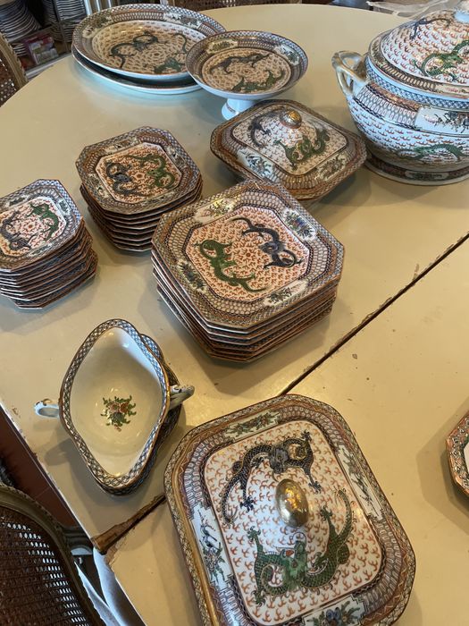Loiça porcelana chinesa antiga com dragões