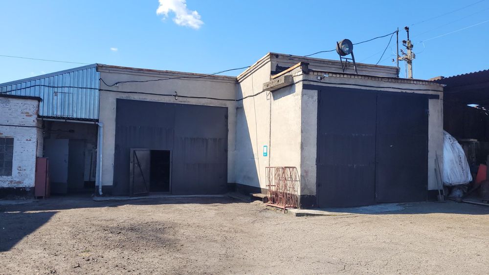 Продам складське приміщення з приватизованою  ділянкою