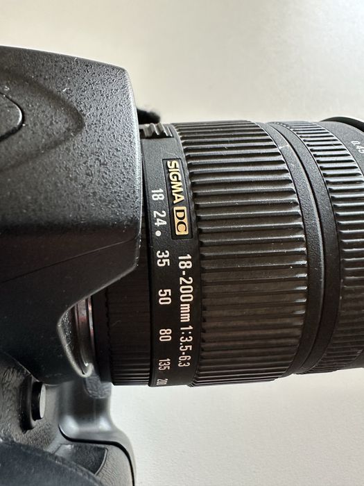 Nikon D-90 (целый набор) 18-200мм+ вспышка