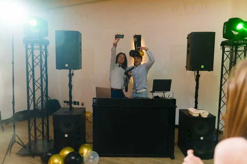 DJ Adriano - DJ/Wodzirej wesela/18/inne imprezy okolicznościowe