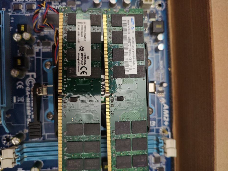 Плата, відеокартка, пам'ять бв, в гарному робочому стані