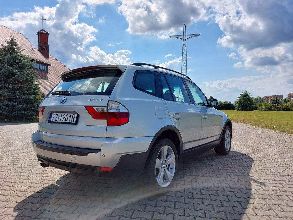 BMW x3 z napędem 4x4.