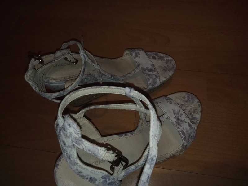 Buty na obcaasie