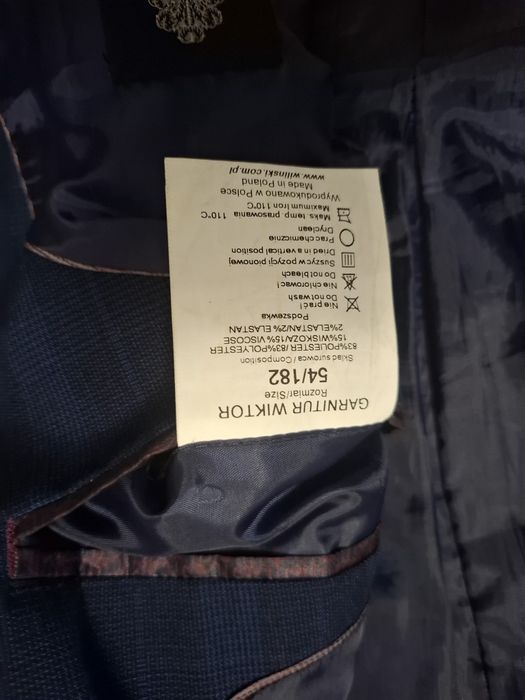 Młodzieżowy garnitur granatowy w kratkę