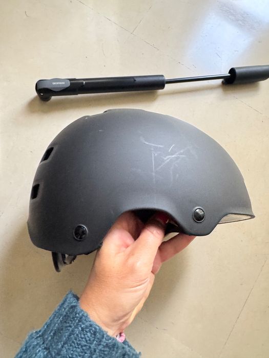 Conjunto capacete bicicleta bomba e luz frontal