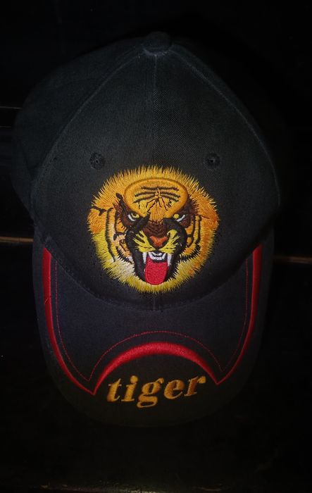 Sk8 y2k кепка чорна напис tiger і принтом, розмір регулюється.