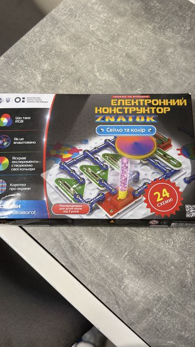 Електронний конструктор Знаток