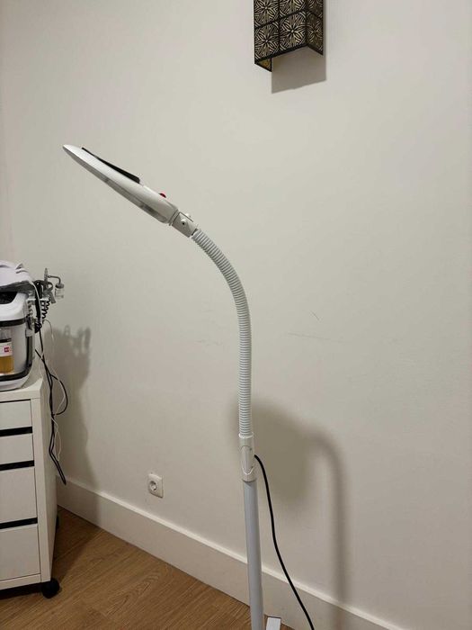 Lupa LED com ampliação x 5 - Quirumed