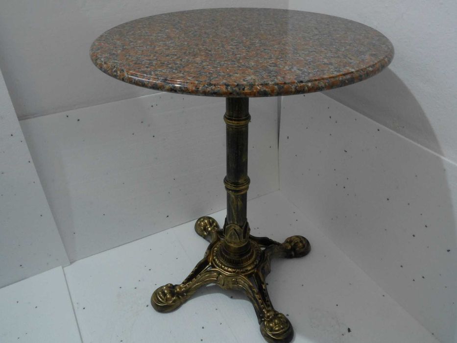 blat granitowy polerowany 65x2cm kolor Czerwony Klon wykończony frezem i półwałkiem