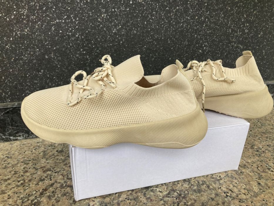 Nowe bezowe skarpetkowe adidasy 40 rozmiar