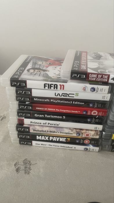 Ps3 com comandos, microfone e varios jogos