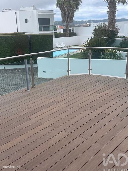 Moradia em banda T3 em Tornada e Salir do Porto de 159 m2