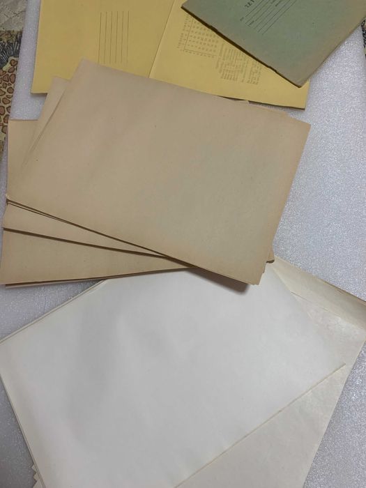 Бумага .  формат А4  СССр. не отбеленная  1970-1975 год
