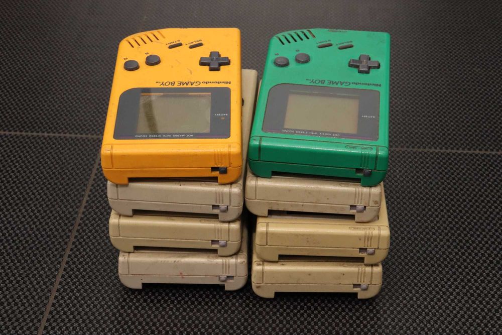 Nintendo Game Boy - zestaw 8 konsol