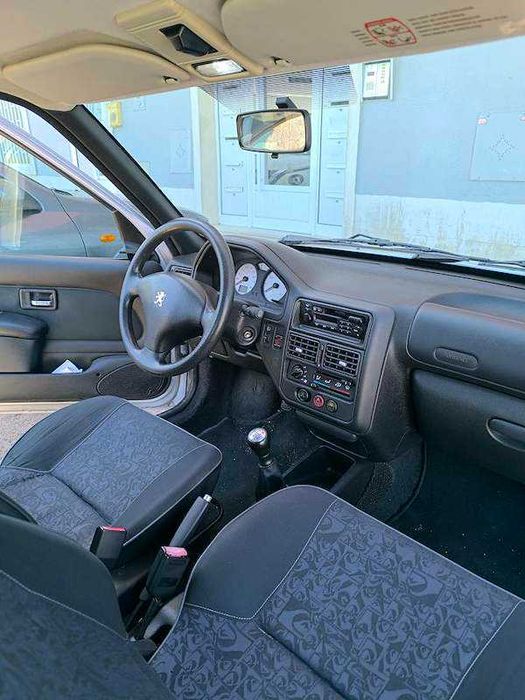Peugeot 106 1.1 Quiksilver - Estimado em garagem!