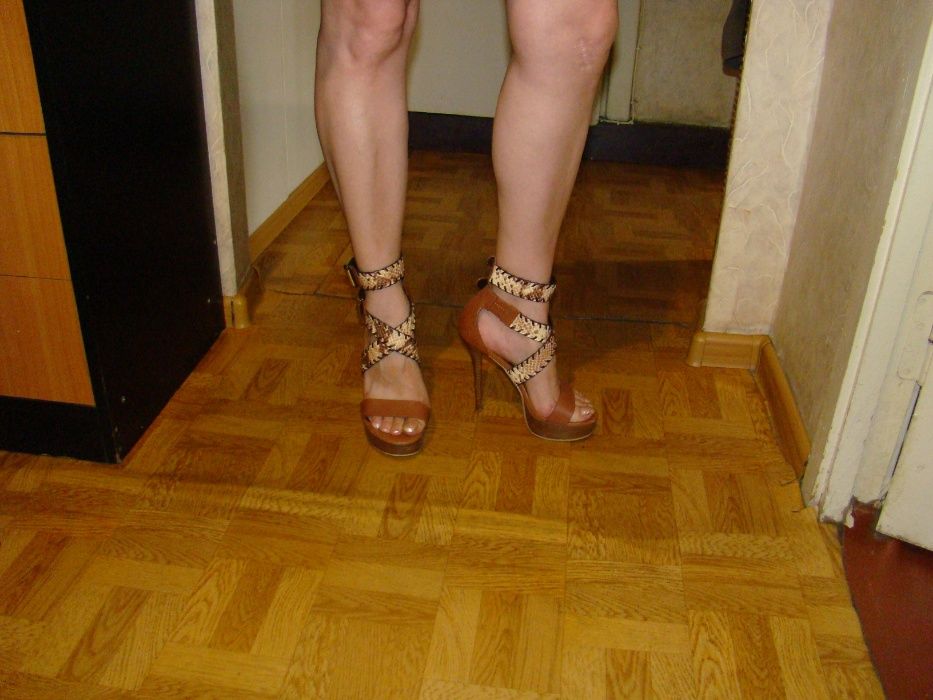 Оригинальные босоножки бренда Glossi (Глосси)