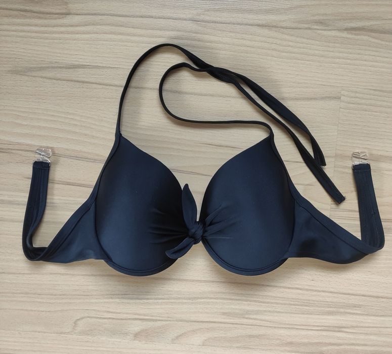 Czarny biustonosz góra od bikini 44C/B