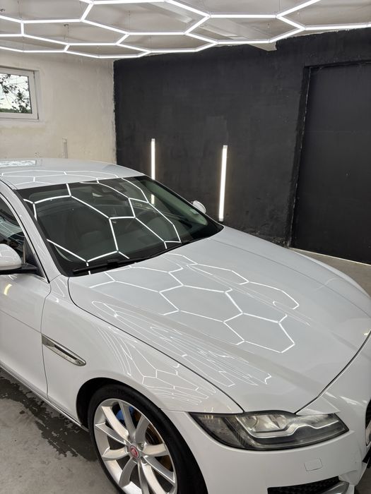 Jaguar  Xf  x260