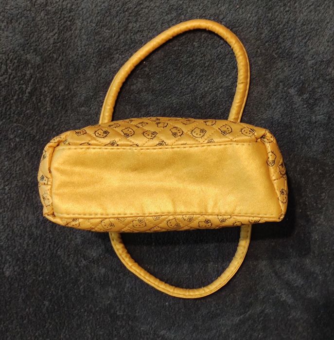 Продам сумочку дитячу Hello Kitty