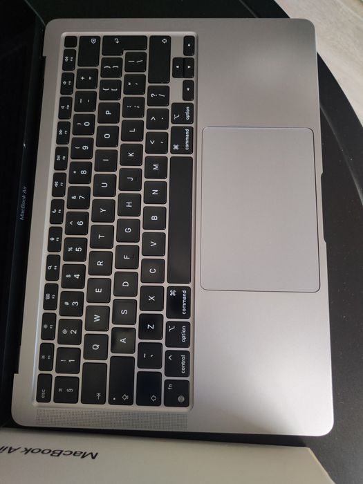 MacBook AIR M1 16/256 a2337