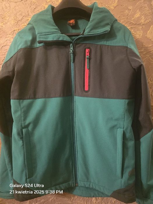 Kurtka bluza sportowa trekkingowa SOFTSHELL IGUANA rozmiar M/L.