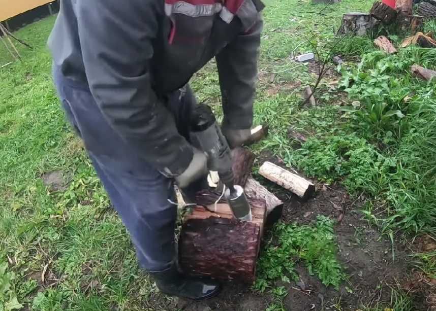 Гвинтовой колун-дровокол на перфоратор