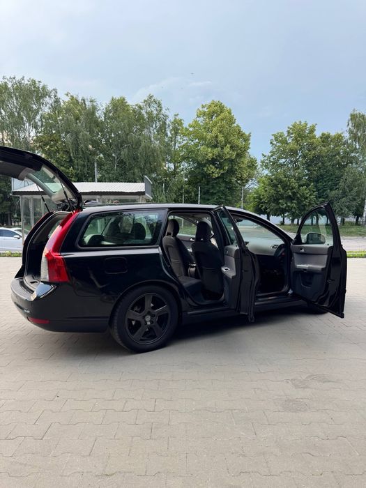 Volvo v50 2010 р