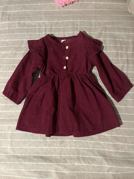 Гарна сукня для дівчинки