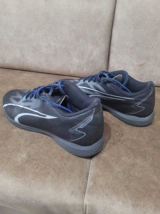 Halówki piłkarskie PUMA rozmiar 41