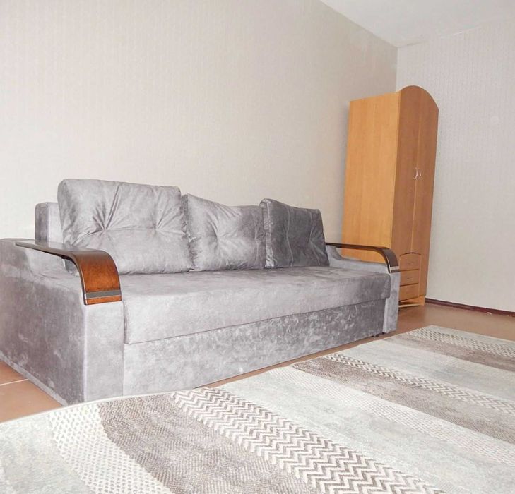 Сдам крупногабаритную 1-комнатную квартиру 44 квадратных метра 4 МКР