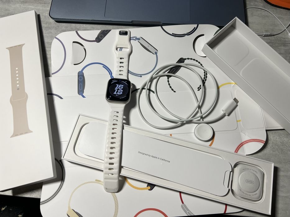 Apple Watch Series 7 45mm Starlight