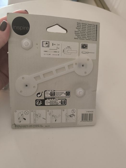 Vendo puxador de porta e dobradiças novos