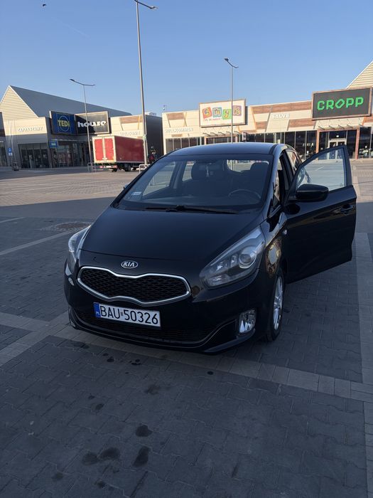 Kia carens 2014. 311000. 1.7crdi