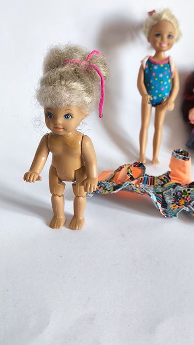 Zestaw zabawek laleczki vintage w bardzo dobrym stanie.