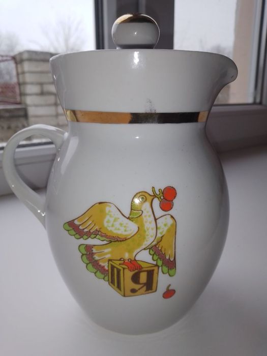 Блюдо,рулетниця,кушин,спецовники