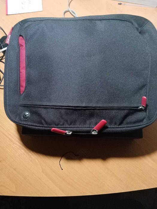 Ноутбук НР мини  + сумка.