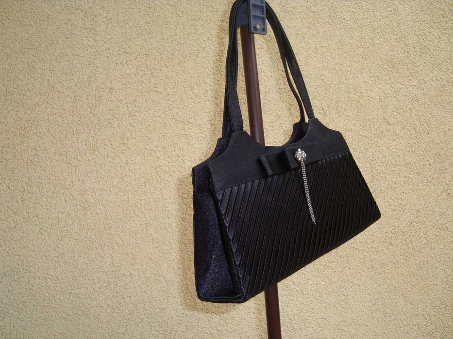 torebka mała  kolor czarny -nowa