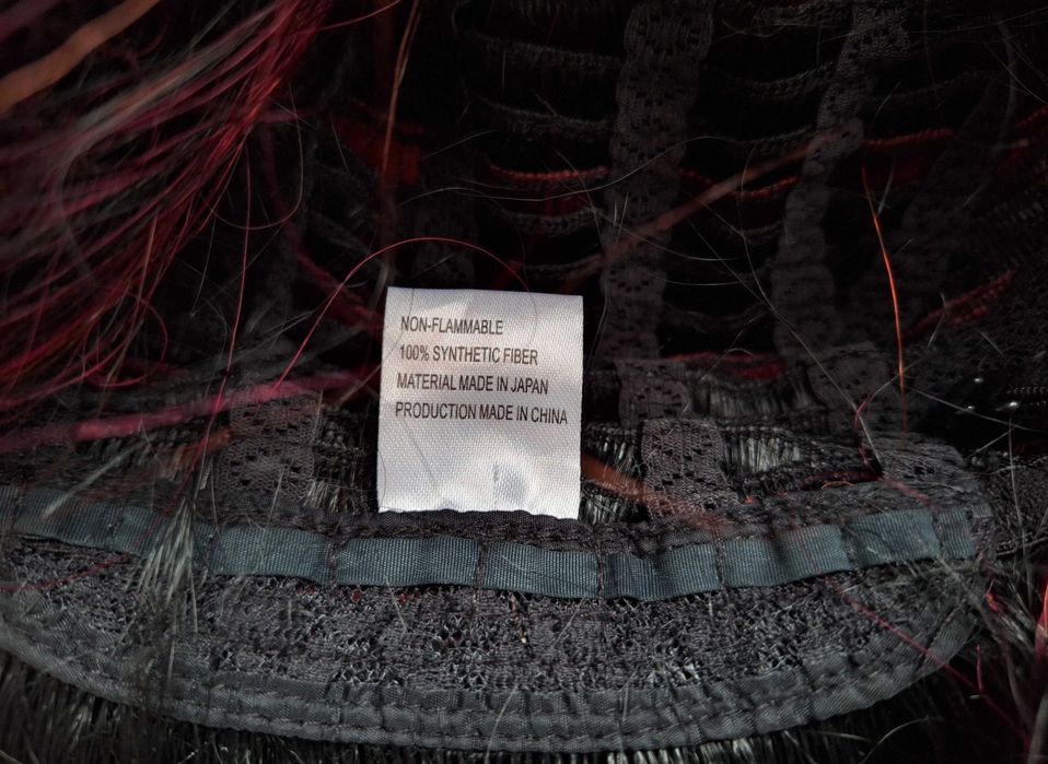 Peruka Włosy Syntetyczne Czarne z Pasemkami