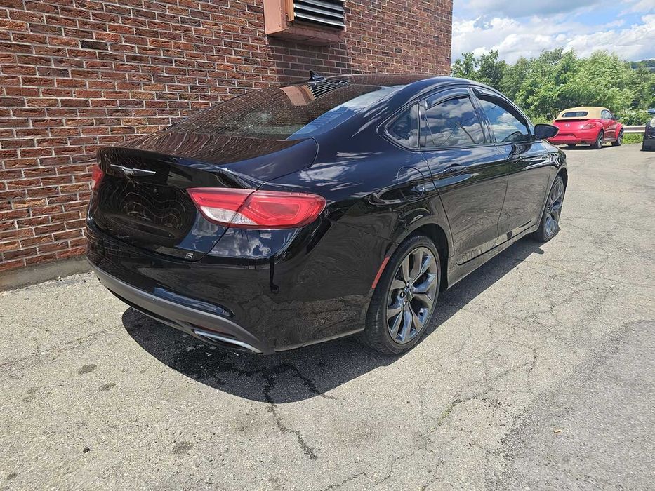 Chrysler 200 S      2015