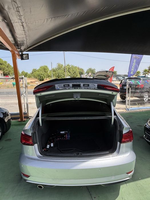 Audi A3 Limousine S-tronic Look RS3 2018 130 mil km Aceito retoma