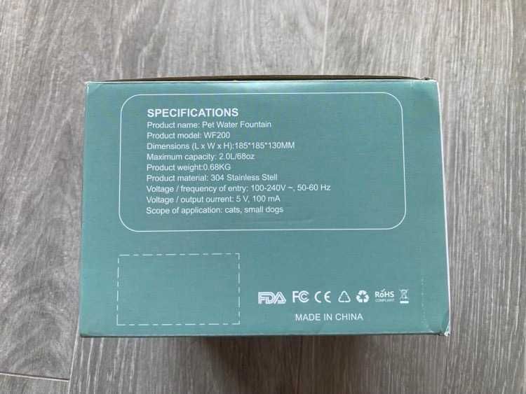 Pet Water Fountain. Fonte de água para animais de estimação