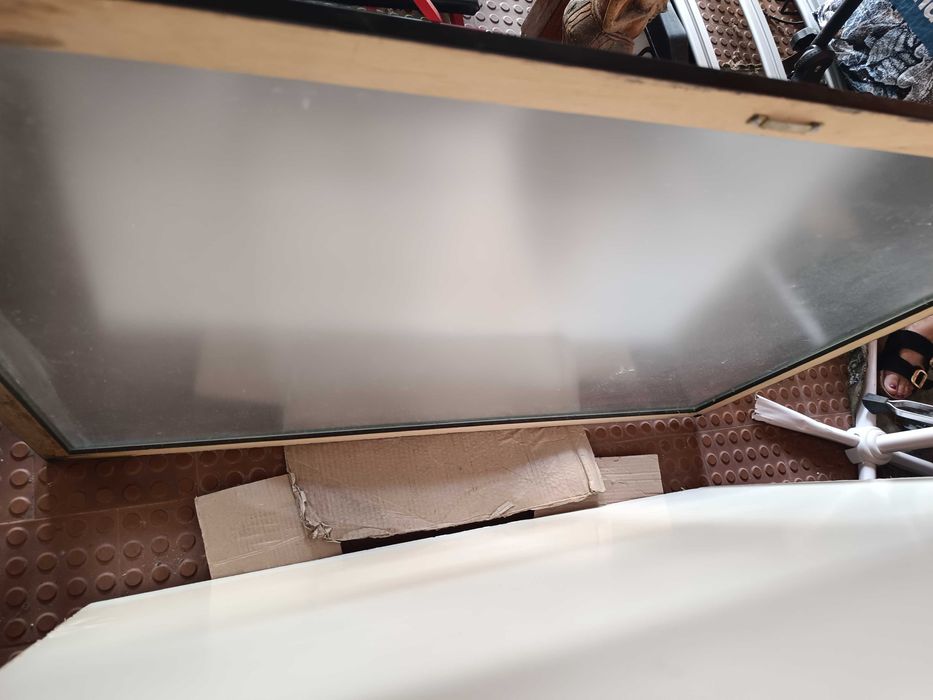 Moldura em vidro anti-reflexo