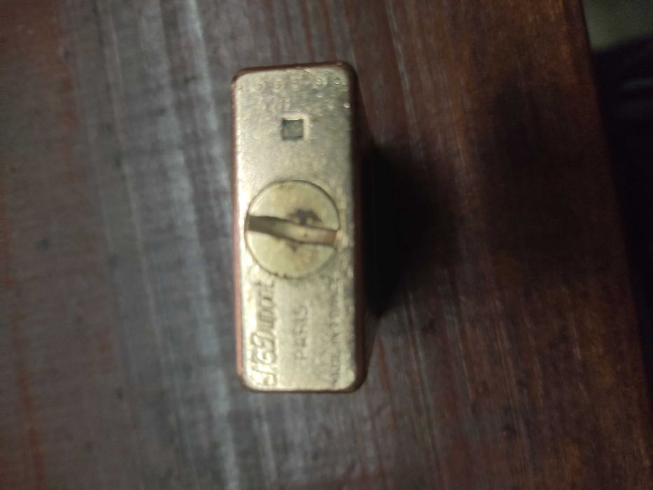 2 isqueiros Dupont