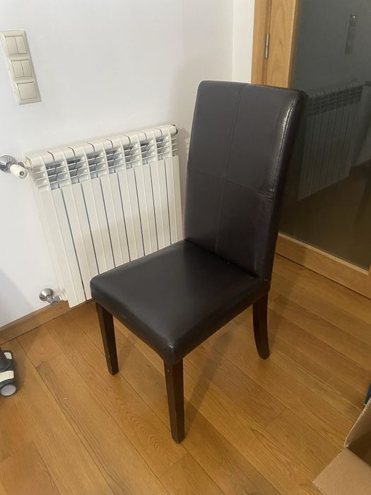 Mesa de jantar extensível + 6 cadeiras em pele – conjunto completo