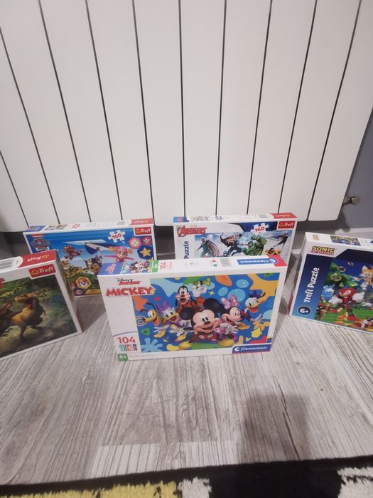 Puzzle, zestaw 5 sztuk. Bardzo dobry, idealny stan
