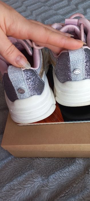 Кросівки взуття 30 розмір оригінал